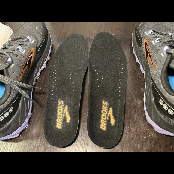 Brooks Cascadia 18 Trail Running Shoes Sneakers Ebony/Lavender/Copper Womans 12